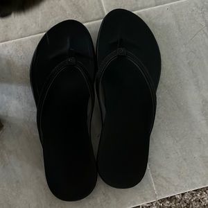 EUC OluKai Ho’Opio Sandal-Size 10